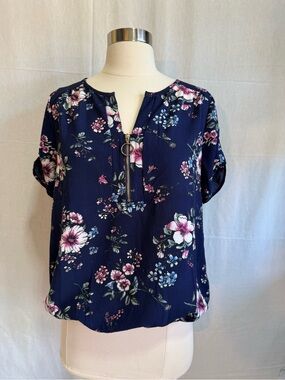 Navy Floral Zip-Pull Short Sleeve Blouse